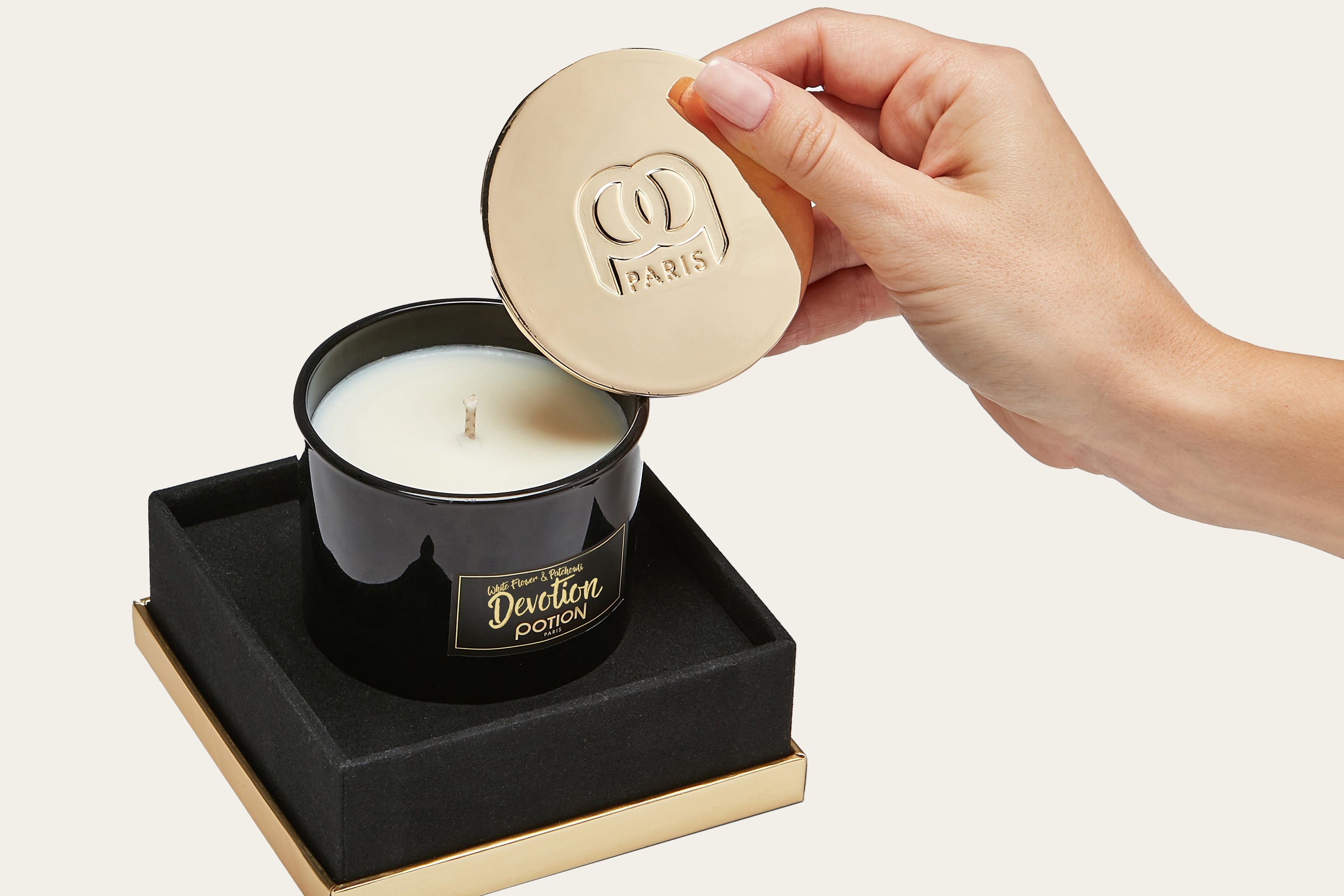 White Flower & Patchouli Devotion Candle